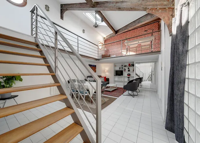 Large Luxury Loft For 6 People By Weekome *