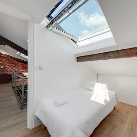 Large Luxury Loft For 6 People By Weekome Apartmán