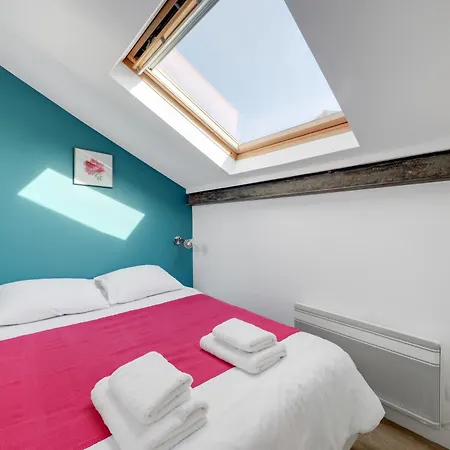 Large Luxury Loft For 6 People By Weekome *