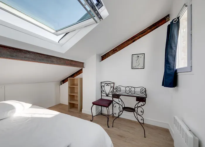 Large Luxury Loft For 6 People By Weekome * Paříž