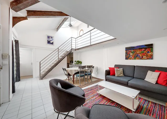 Large Luxury Loft For 6 People By Weekome Apartmán